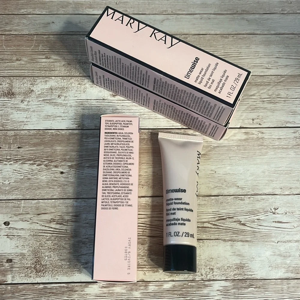 NEW MK Ivory 6 MATTE WEAR Timewise Matte Wear Liquid Foundation New in box